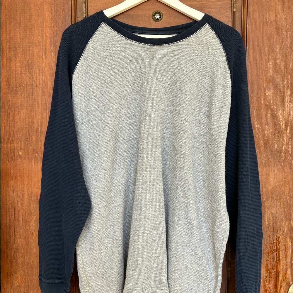 Casual Two-Tone Raglan Sweatshirt - Gray & Navy